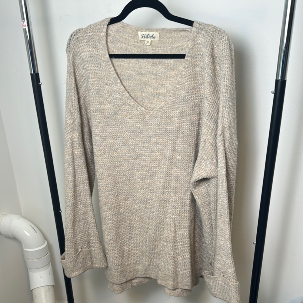 Cozy Knit Listicle Oversize V-Neck Cuffed Sleeve Tan Cozy Sweater Size Medium